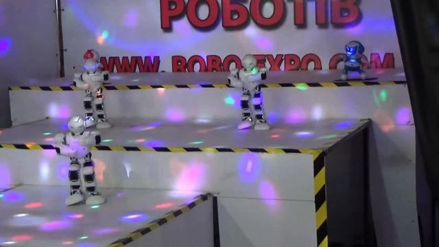 Выставка роботов трансформеров