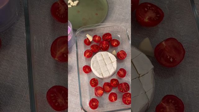 Паста с камамбером и помидорами черри