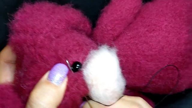 Вяжем игрушки. Пришиваем глазки. смотреть онлайн