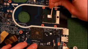 Samsung NP R40 plus  Замена вентилятора охлаждание и термопасты