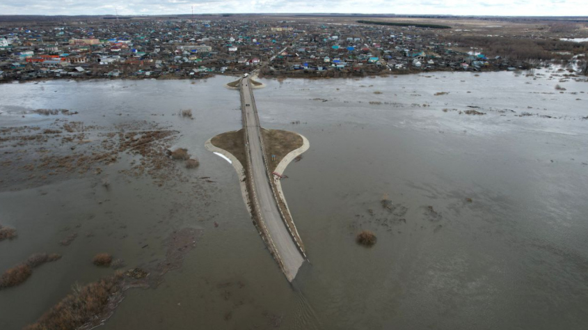 «Ситуация вышла из-под контроля»: паводок добрался до Курганской области