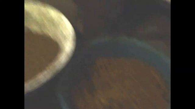 Витаминный корм для коров. Самодельная овощерезка в действии. смотреть онлайн