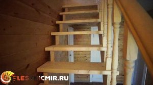 Деревянная лестница на дачу