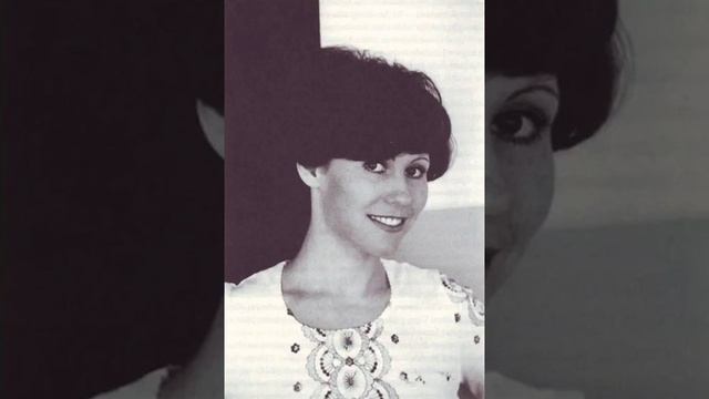 Лариса Мондрус - У старых лип смотреть онлайн