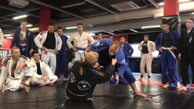 2ой вход в обратный ворм гард смотреть онлайн