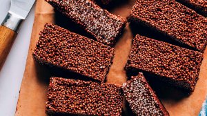 Амарантовые батончики с темным шоколадом (6 ингредиентов!)