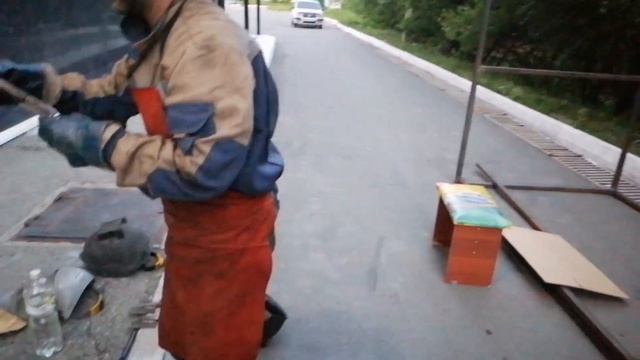 сварка каркаса под мусорные баки #сваркаэлектродом #сваркаметалла #сварщик #рдс #welder