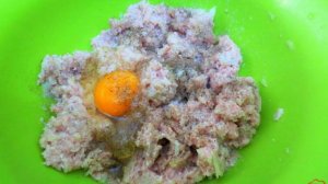 Котлеты свиные с шампиньонами и сыром моцареллой