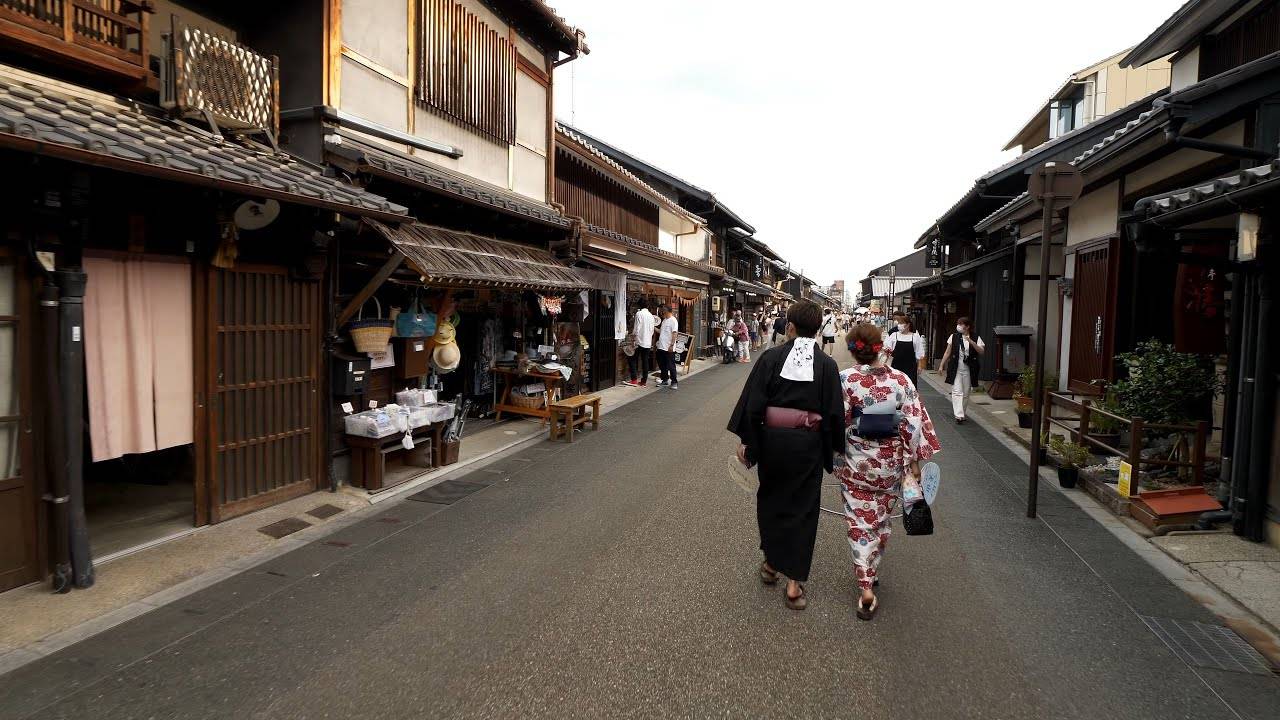 2K・ Прогулка до замка Инуяма и обратно смотреть онлайн