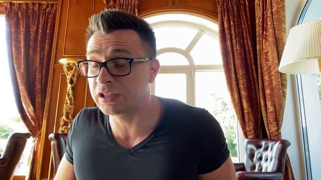 Заботливые бабушки и что делать, когда тебе пытаются все время накормить! смотреть онлайн