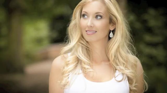 Moon River sung by classical soprano Gwawr Edwards
