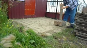 Как я укладывал тротуарную плитку возле дома