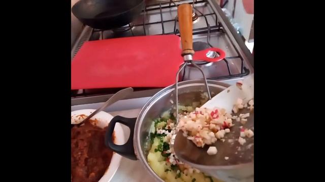 Пирожки с крабовыми палочками
