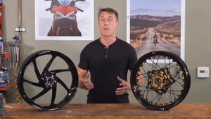 Спицованные Колёса vs Литые. Какие Лучше? | Голос Бездока | MC Garage @MotorcyclistMag