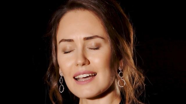 Девушка читает стихи о любви. Люся Моренцова - Скажите, вы когда-нибудь любили?