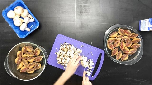 Готовим фаршированные ракушки в грибном соусе смотреть онлайн