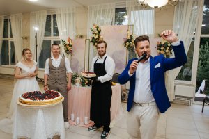 2023 - Ведущий свадьбы в Гостевом доме "Завьяловский" - Макс Лобач ( Ижевск ) .