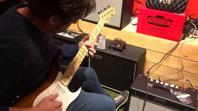 Fender Blues Junior IV смотреть онлайн
