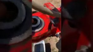 Летят подшипники на катках , Дискатор