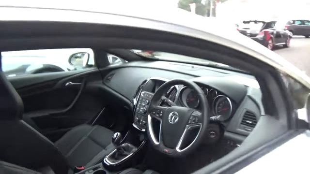 Vauxhall ASTRA GTC 2.0T 16V VXR 3dr u21729 смотреть онлайн