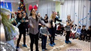 Веселые новогодние танцы. Зажигательные танцы на Новый год. / Веселые новогодние танцы.