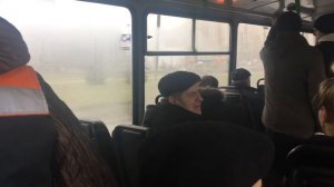 МУЖЧИНА ИГРАЕТ НА БАЯНЕ В АВТОБУСЕ/КОНЦЕРТ В АВТОБУСЕ/ПИТЕР
