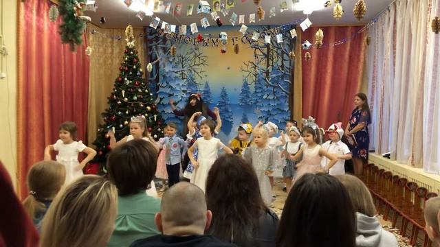 Новый год 2022-2023, утренник смотреть онлайн