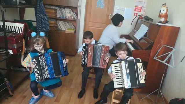 Ансамбль "Веселое настроение"