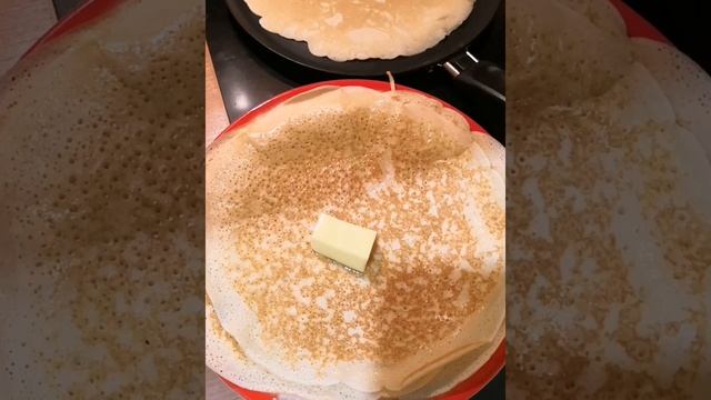 РЕЦЕПТ ВКУСНЫХ БЛИНОВ ИЗ КИСЛОГО МОЛОКА #bulgaria #такаяболгария #burgas #dar_lanka_bulgaria #БЛИНЫ смотреть онлайн