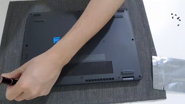 Dell vostro 3400 laptop ram upgrade ,easy. смотреть онлайн