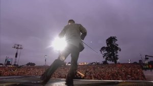 Robbie Williams - Me and my monkey - live (HD)