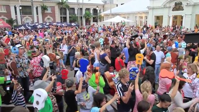Cairns Ukulele Festival - World Record Attempt 2010 смотреть онлайн
