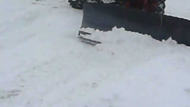 Уборка снега трактором Т-150К с двигателем СМД-62.