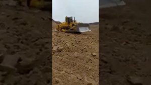 Наш Бульдозер Т-500 с ДВС ЯМЗ 850.10 после капитального ремонта рыхлит грунт на Кавказе