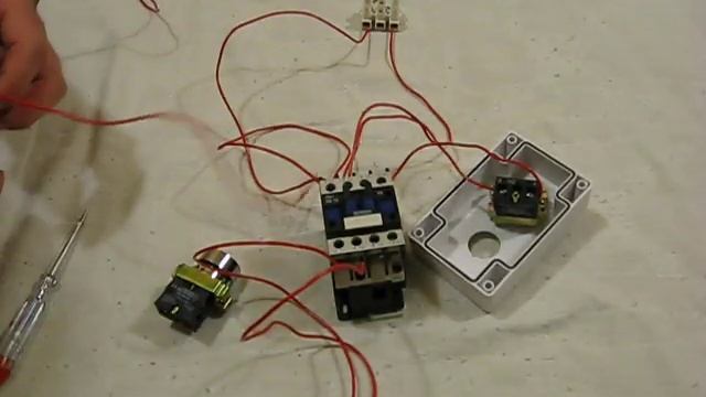 Как подключить магнитный пускатель с самоподхватом смотреть онлайн