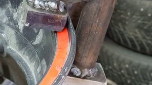 Как выправить замятые колёсные диски своими руками?