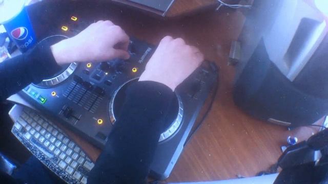 Numark MIXTRACK dj (d/z) Controller смотреть онлайн