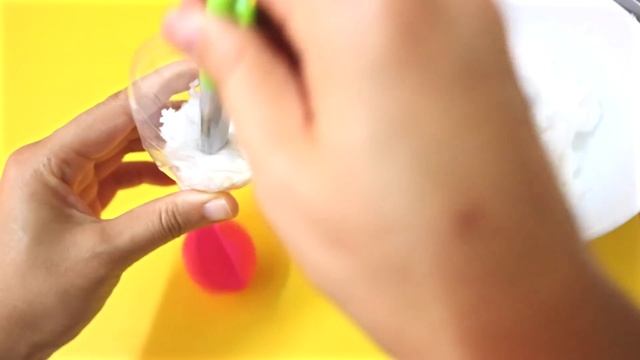 DIY STRESS BALLS with BAKING SODA | Things to do when you're bored this summer смотреть онлайн