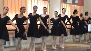 Классический экзерсис у станка Ю.Л. 2009 год Академия танца Н.Нестеровой.