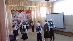 Упражнение с гвоздиками- утренник "День Победы"