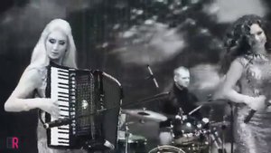 Русские девушки поют на казахском языке