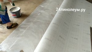 Линолеум Идеал Ультра Кракид 2 клеим на фанеру.