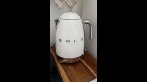 Smeg KLF04BLEU чайник, обзор