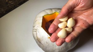 ЗАПЕКАЕМ МЯСО В ТЫКВЕ! Простой и вкусный рецепт