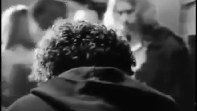 Вступление в контакт (Сила комплиментов!) смотреть онлайн