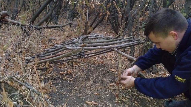 ПОЙМАЛ ФАЗАНА ЖИВЫМ! Простая ловушка на фазана! Как поймать фазана? ФАЗАН попался, ловушка сработал смотреть онлайн