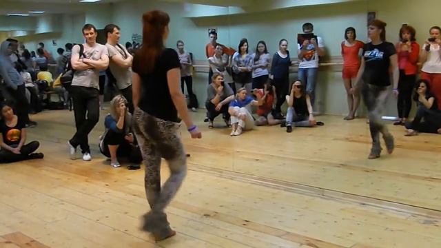 Кизомба: женский стиль / Kizomba: lady's style (with music) смотреть онлайн