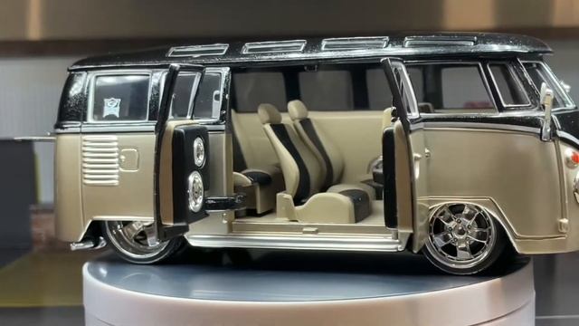 VW Samba Diecast 1:25 Rare Edition#diecast #vw#car#minibus#maisto смотреть онлайн