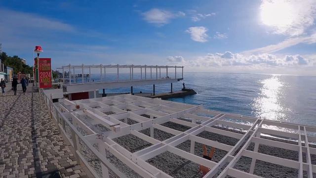 Крым 2024. ЖАРА в ЯЛТЕ сегодня, КУПАЮСЬ в море зимой. Массандровский пляж: ЦЕНЫ, еда, кафе.