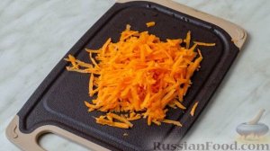 Суп-пюре из гороха и чечевицы, с маринованным луком